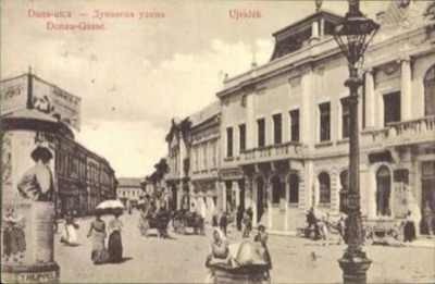 Dunavska Street, past the advertising pillar, Novi Sad, 1919–1941