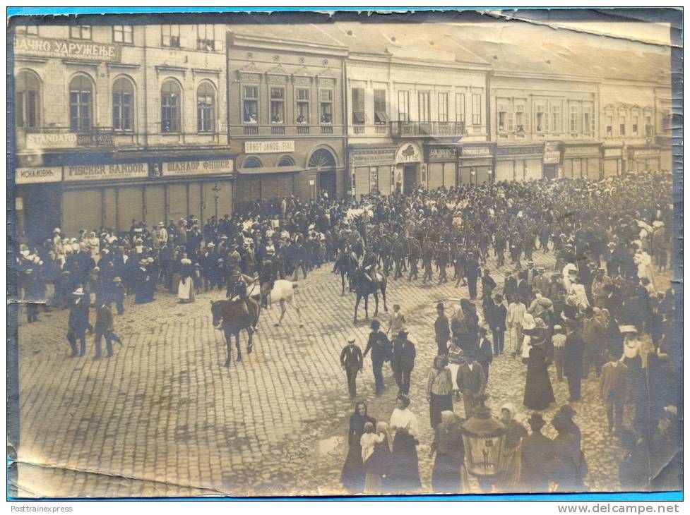 Troops marching through the square, Novi Sad, 1910–1922