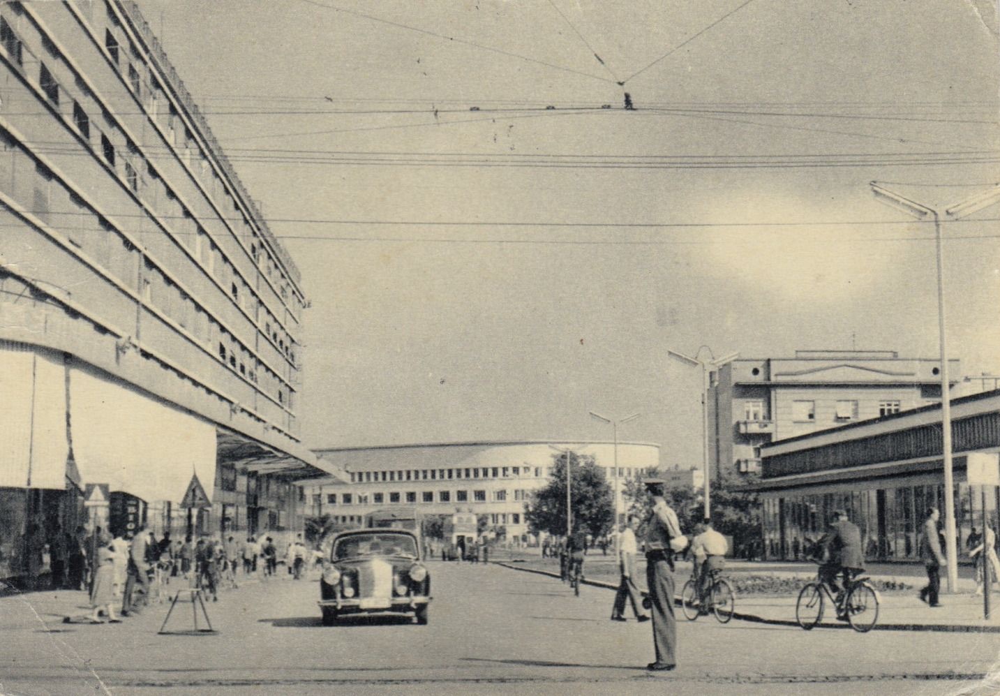 A saloon car on the boulevard, Novi Sad, 1945–1960