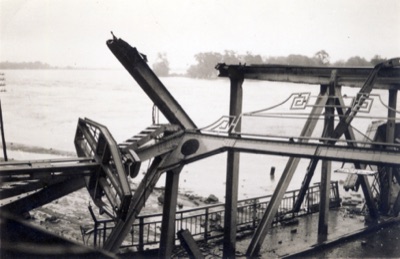 The Broken Deck of the Tomislav Bridge, Novi Sad, 1942, Prince Tomislav Bridge