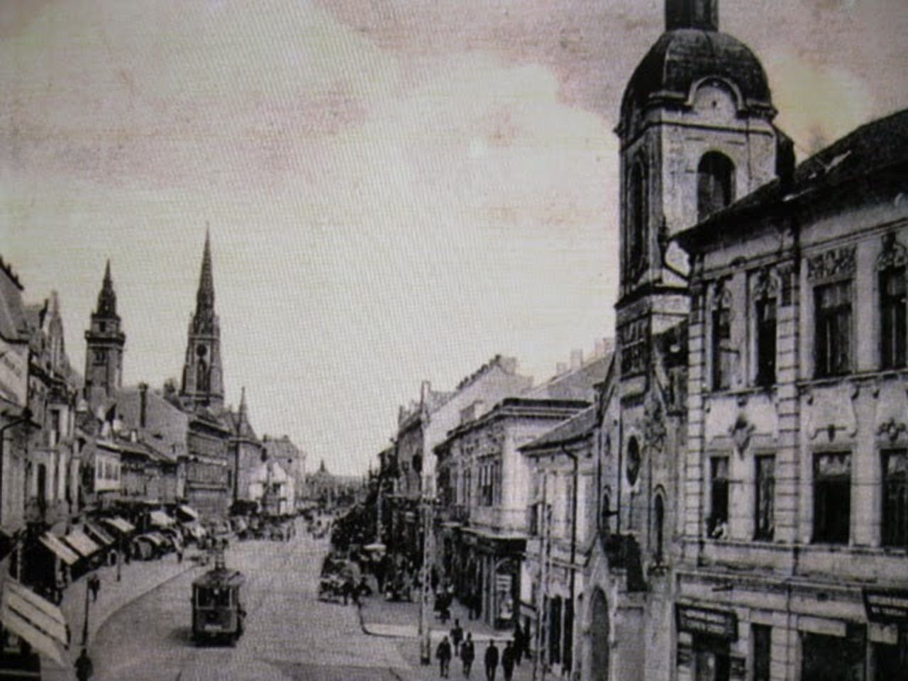 A tram passing the domed tower, Armenian Church, Novi Sad, 1911–1935