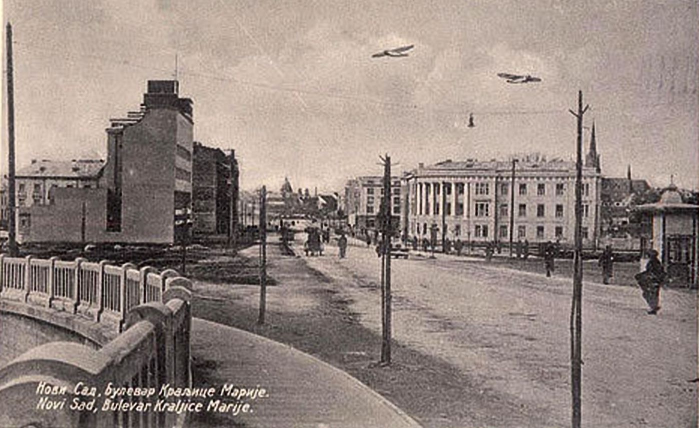 Aeroplanes drawn in the sky, Queen Mary Boulevard, Novi Sad, 1930s