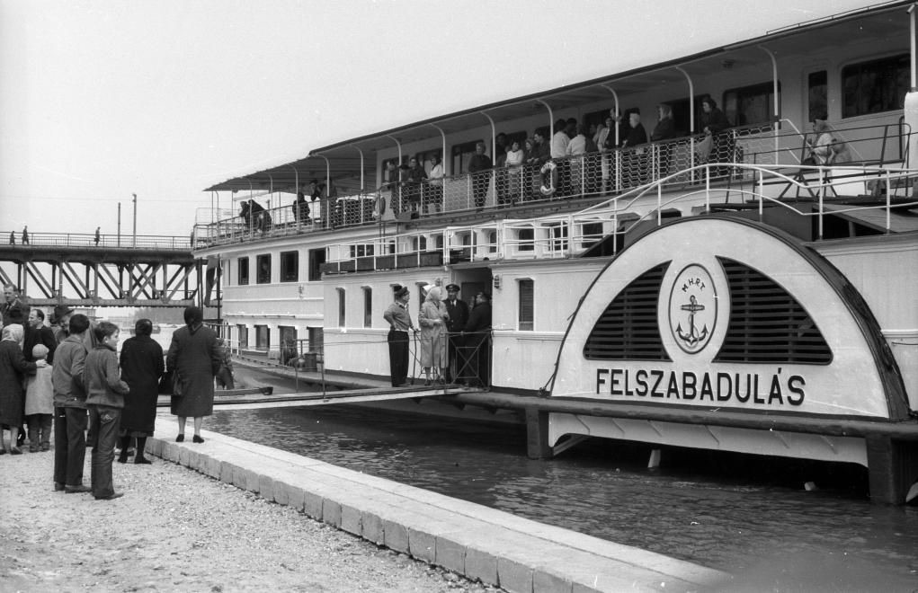 Hungarian tourists, Novi Sad, 1965