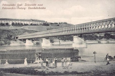 People on the shore by the bridge, Franz Josef Bridge, Novi Sad, 1910s
