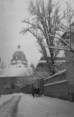 The synagogue dome over the snow, Novi Sad, 1909–1950