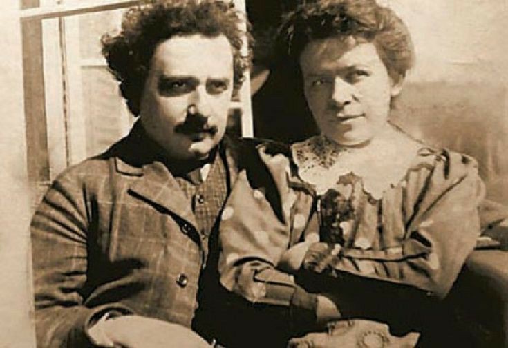 Seated shoulder to shoulder, Novi Sad, 1903–1914