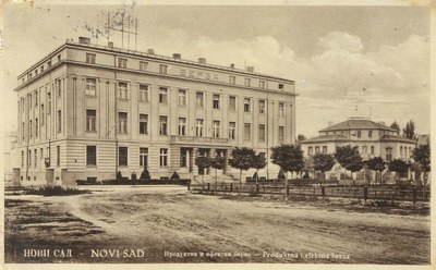 The unmade road across the front, Trg galerija, Novi Sad, 1933