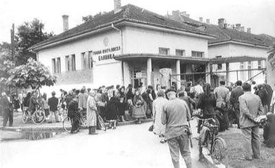 The queue outside the Main Provincial Hospital, City Public Hospital, Novi Sad, 1945–1960